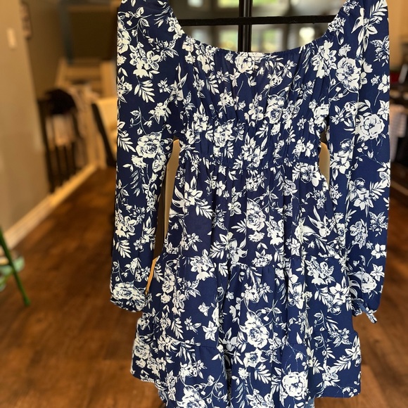 Streetwear Society ~ navy and white dress - Picture 4 of 4